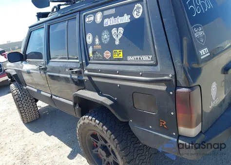 1999 Jeep Cherokee Classic/Sport z USA, uszkodzony, nr VIN 1J4FF68S9XL569501